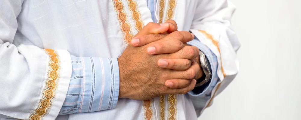 a dalla r-1 visa religious worker in prayer